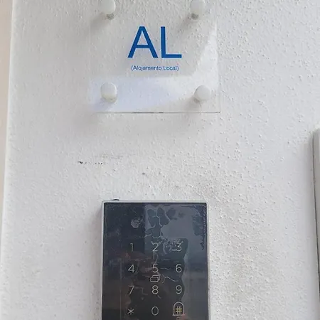 Local Vitoria בית הארחה