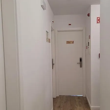 בית הארחה Local Vitoria *