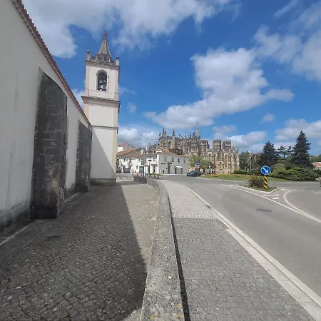 Local Vitoria בית הארחה *